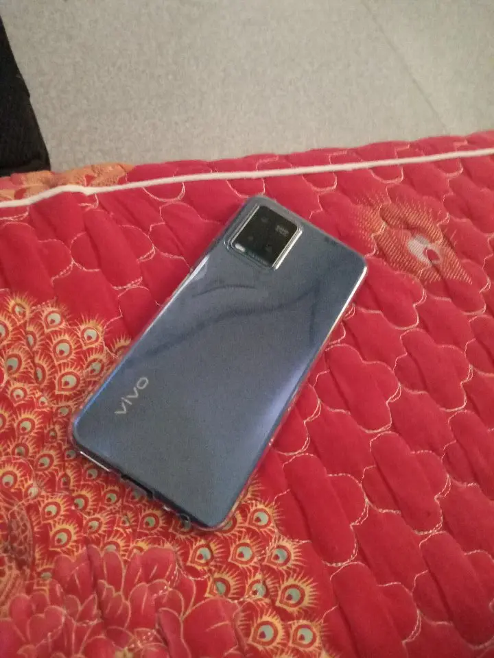 Khách hàng review Điện thoại vivo Y21s 4GB 1