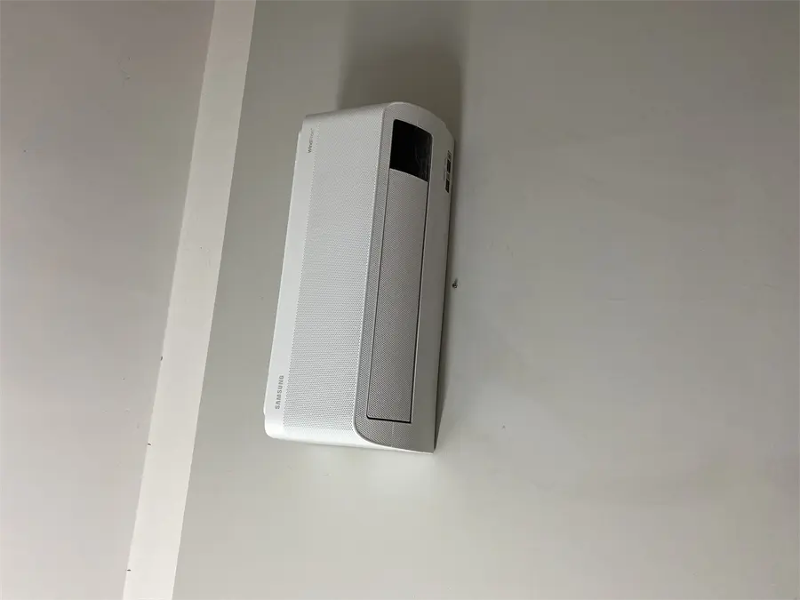 Khách hàng review Máy lạnh Samsung Wind-Free Inverter 1 HP AR10CYFAAWKNSV 12