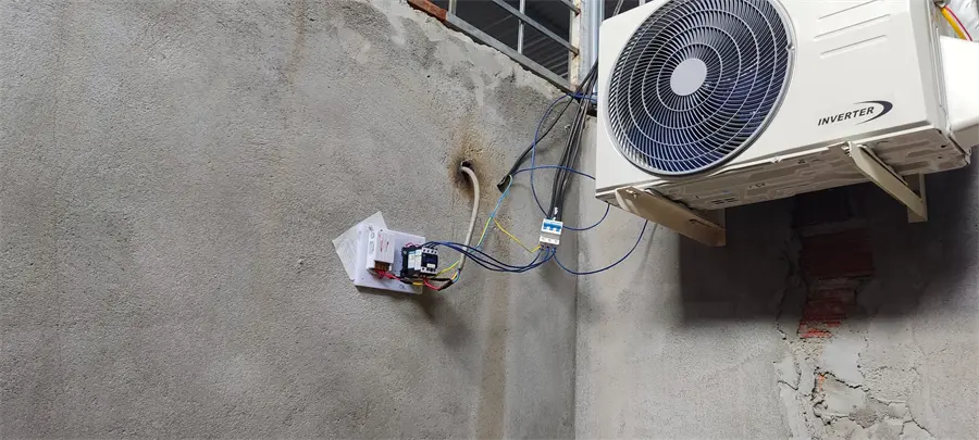 Khách hàng review Điều hòa Midea Inverter 9000 BTU MSAFA-10CRDN8 16