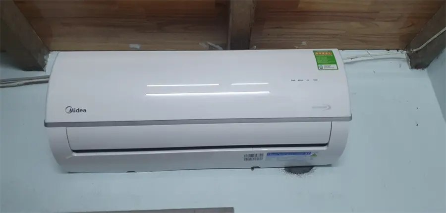 Khách hàng review Điều hòa Midea Inverter 9000 BTU MSAFA-10CRDN8 13