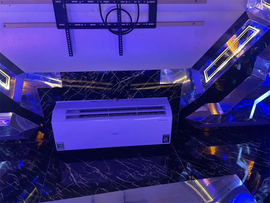 Khách hàng review Máy lạnh Aqua Inverter 2 HP AQA-RV18QA 2