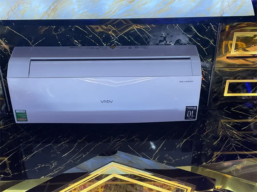 Khách hàng review Máy lạnh Aqua Inverter 2 HP AQA-RV18QA 1