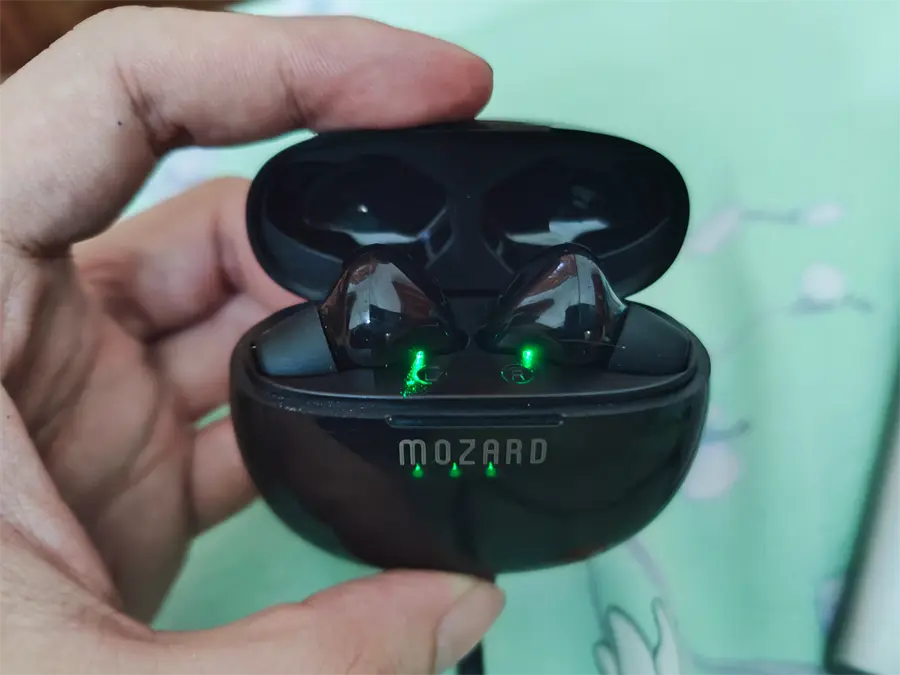 Khách hàng review Tai nghe Bluetooth True Wireless Mozard AT15 3