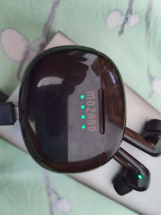 Khách hàng review Tai nghe Bluetooth True Wireless Mozard AT15 4