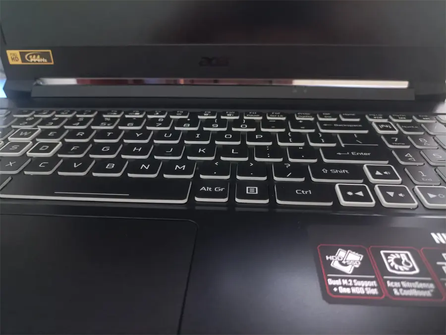 Khách hàng review Laptop Acer Nitro 5 Gaming AN515 45 R6EV R5 5600H/8GB/512GB/144Hz/4GB GTX1650/Win11 (NH.QBMSV.006) 1