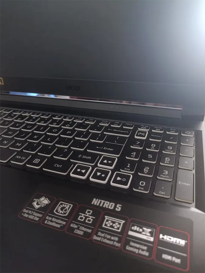 Khách hàng review Laptop Acer Nitro 5 Gaming AN515 45 R6EV R5 5600H/8GB/512GB/144Hz/4GB GTX1650/Win11 (NH.QBMSV.006) 2