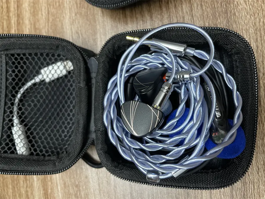 Khách hàng review Cáp chuyển đổi Lightning sang 3.5mm Apple MMX62 4