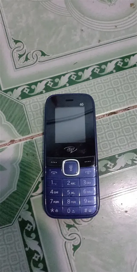 Khách hàng review Điện thoại Itel it9010 4