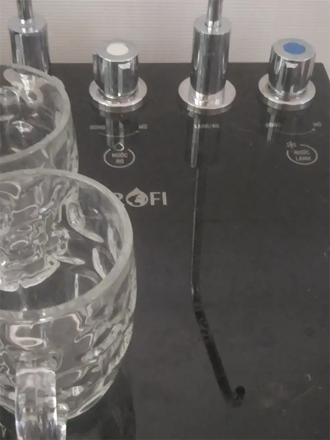 Khách hàng review Máy lọc nước RO nóng nguội lạnh Hydrogen Karofi KAD-D66 11 lõi 26