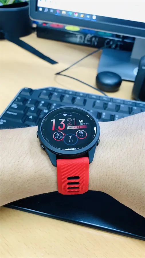 Khách hàng review Garmin Forerunner 265 Music 46.1mm dây silicone 4