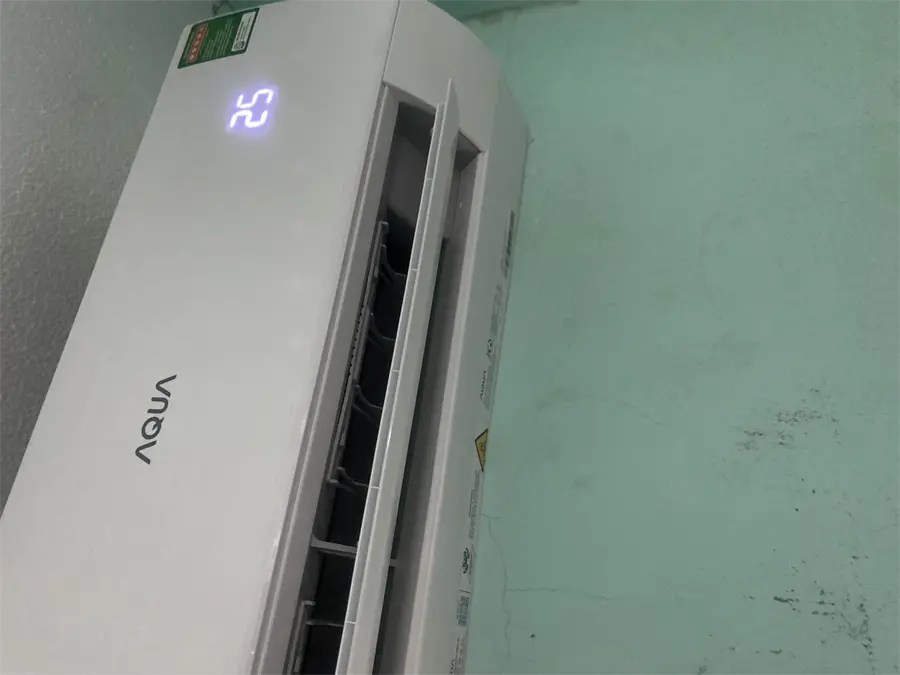 Khách hàng review Máy lạnh Aqua Inverter 1 HP AQA-RV9QC 2