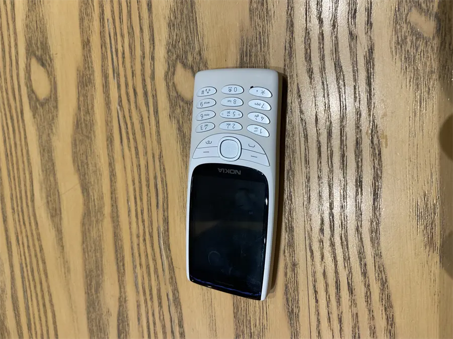 Khách hàng review Điện thoại Nokia 8210 4G 2