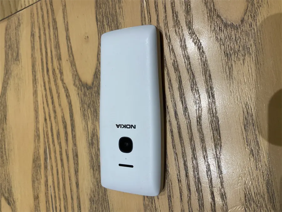 Khách hàng review Điện thoại Nokia 8210 4G 3