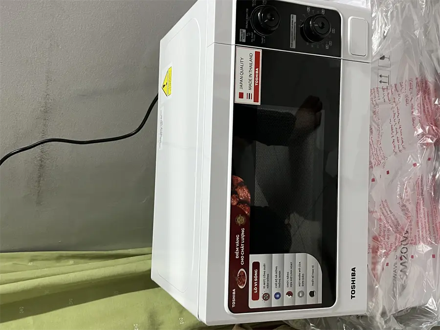 Khách hàng review Lò vi sóng Toshiba ER-SM20(W1)VN 20 lít 3