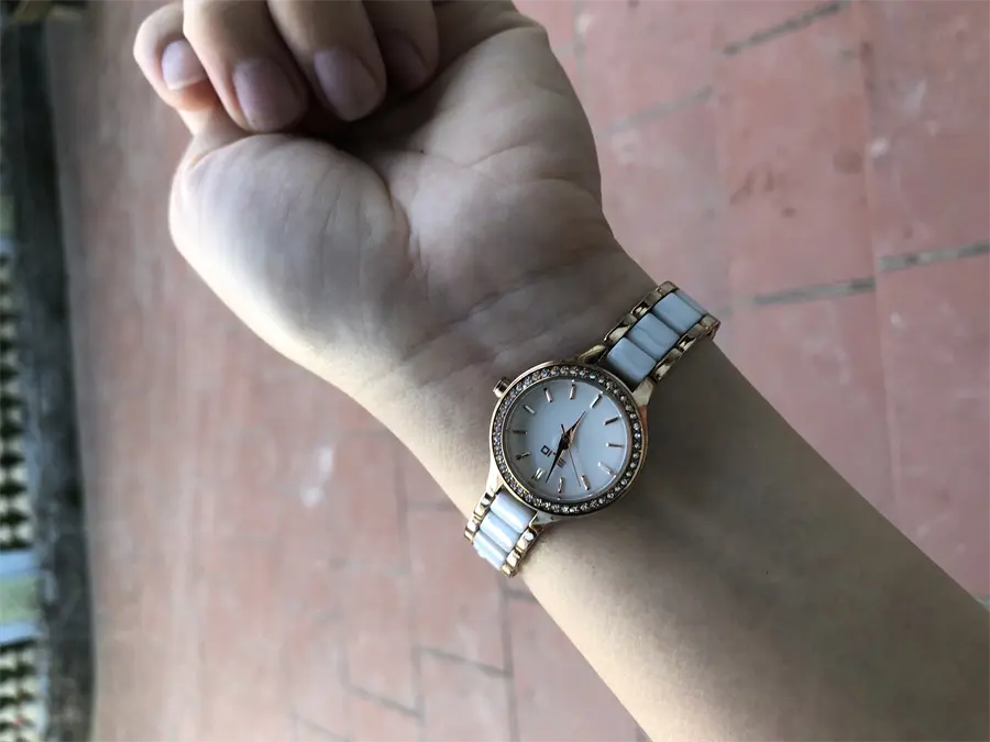 Khách hàng review Đồng hồ ELIO Nàng Thơ 26 mm Nữ ES029-01 3