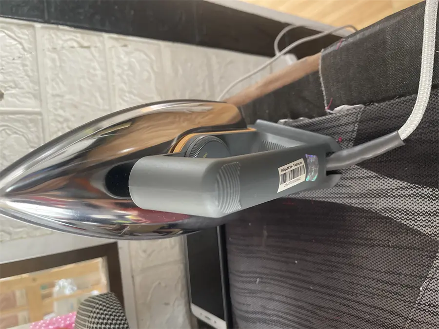Khách hàng review Bàn là khô Philips HD1172 1100W 4