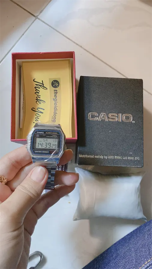 Khách hàng review Đồng hồ CASIO Vintage 30.2 mm Unisex A158WA-1DF 4