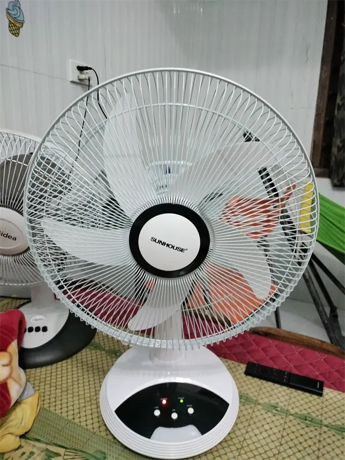 Khách hàng review Quạt sạc điện Sunhouse 5 cánh SHD7223 24W 33