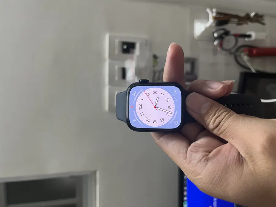 Khách hàng review Đồng hồ thông minh Apple Watch Series 8 GPS 45mm viền nhôm dây thể thao 1