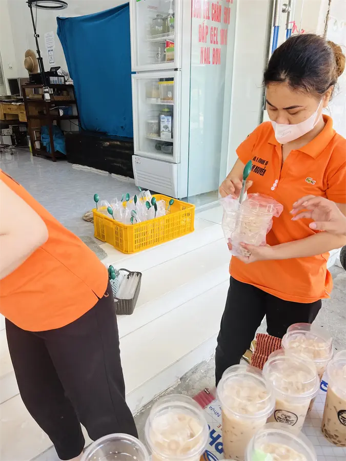 Khách hàng review Tủ mát 2 cánh Sanaky 340 lít TM.VH408WL 2