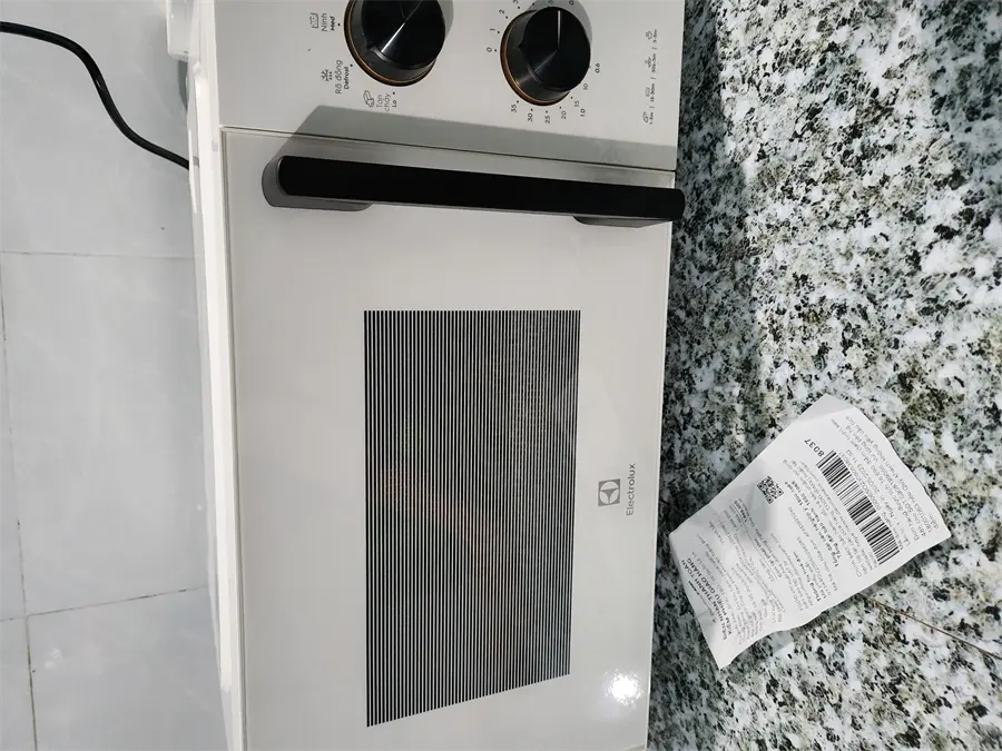 Khách hàng review Lò vi sóng Electrolux EMM20K22W 20 lít 11