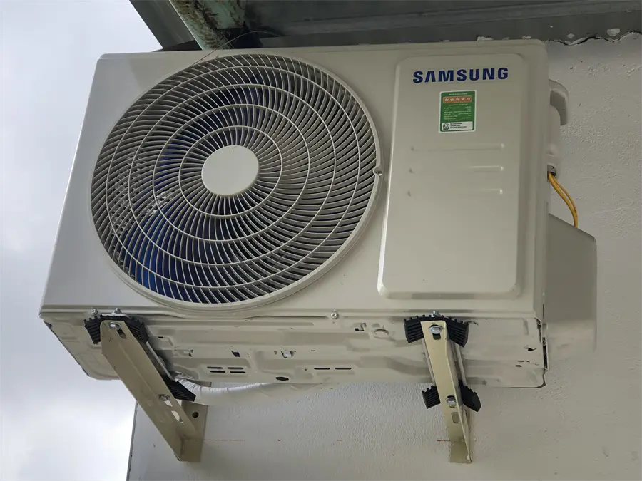 Khách hàng review Máy lạnh Samsung Inverter 1 HP AR09TYHQASINSV 10