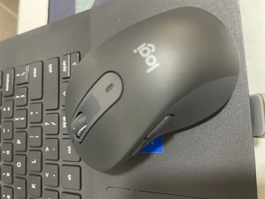 Khách hàng review Chuột Bluetooth Silent Logitech Signature M650 12
