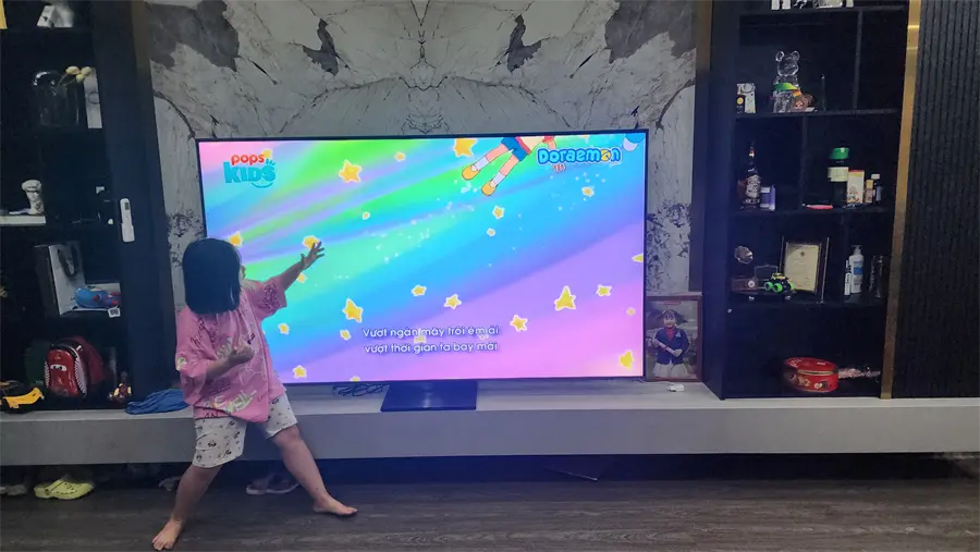 Khách hàng review Smart Tivi QLED 4K 85 inch Samsung QA85Q60B 2