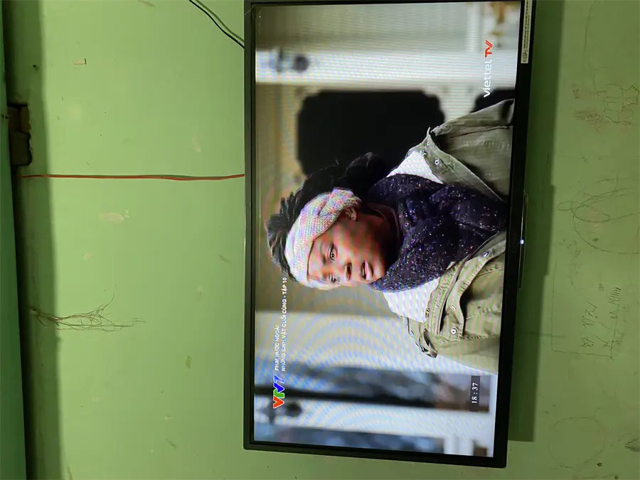 Khách hàng review Google Tivi Sony 32 inch KD-32W830K 7