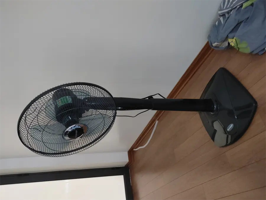 Khách hàng review Quạt cây Sharp 3 cánh PJ-S40RV-DG 50W 2
