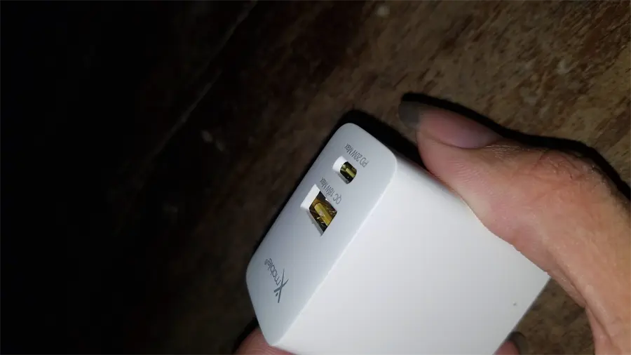 Khách hàng review Adapter Sạc 2 cổng Type C PD QC3.0 20W Xmobile TC20QP 4