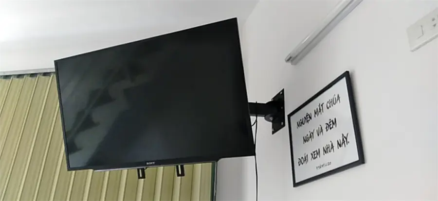 Khách hàng review Khung treo Tivi 37-63 inch Xoay Cảnh Phong X7-4 4