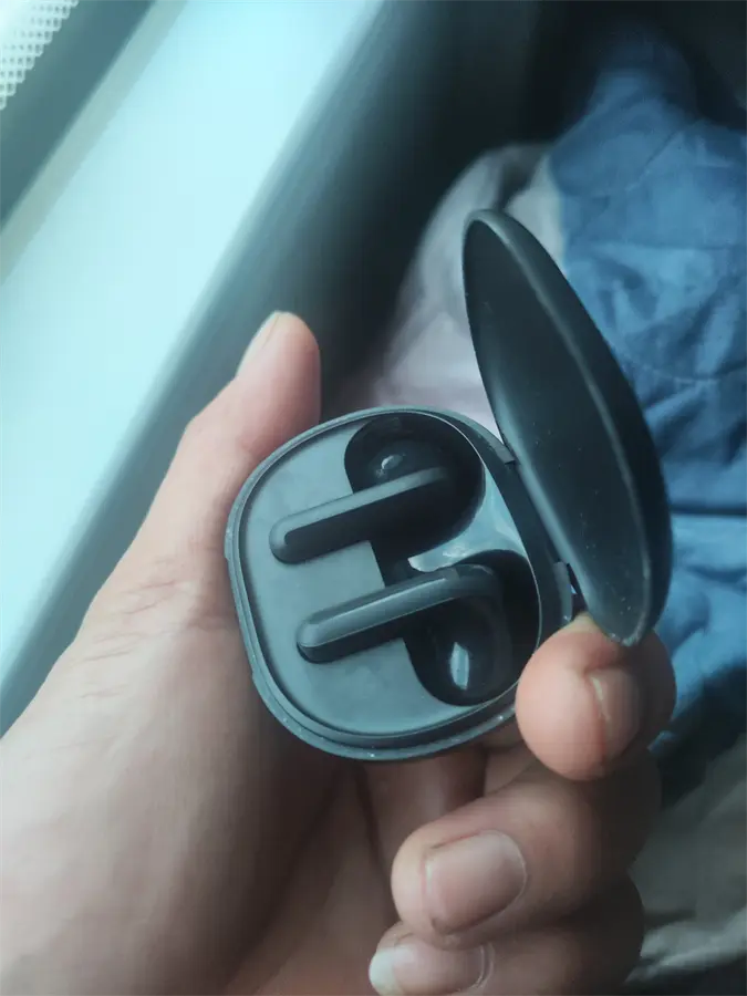 Khách hàng review Tai nghe Bluetooth True Wireless Xiaomi Redmi Buds 4 Lite 13