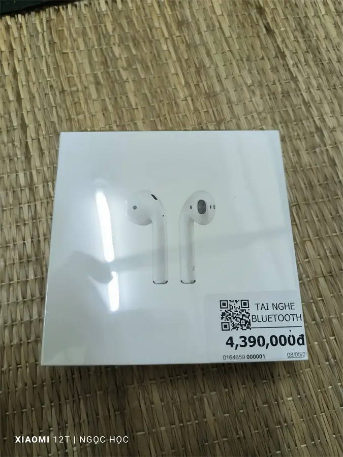 Khách hàng review Tai nghe Bluetooth AirPods 2 Lightning Charge Apple MV7N2 8