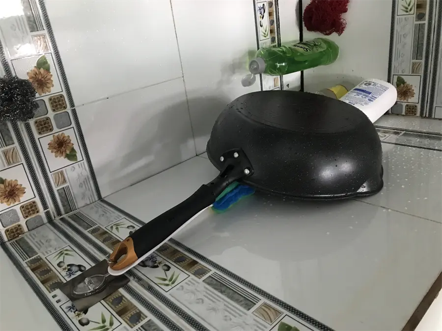 Khách hàng review Chảo nhôm sâu chống dính vân đá đáy từ 28 cm Kangaroo KG662L 1