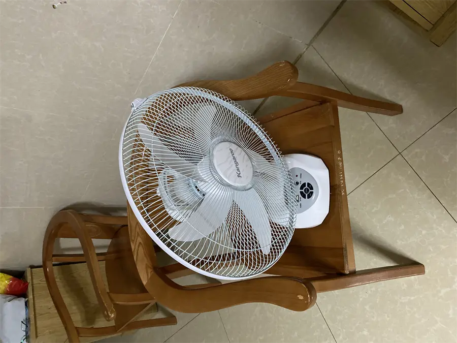 Khách hàng review Quạt sạc điện Kangaroo KG735 4