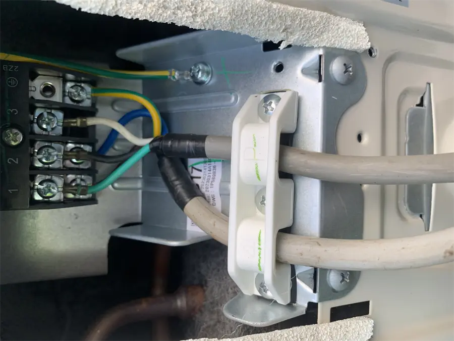 Khách hàng review Máy lạnh Daikin Inverter 1 HP ATKF25XVMV 34