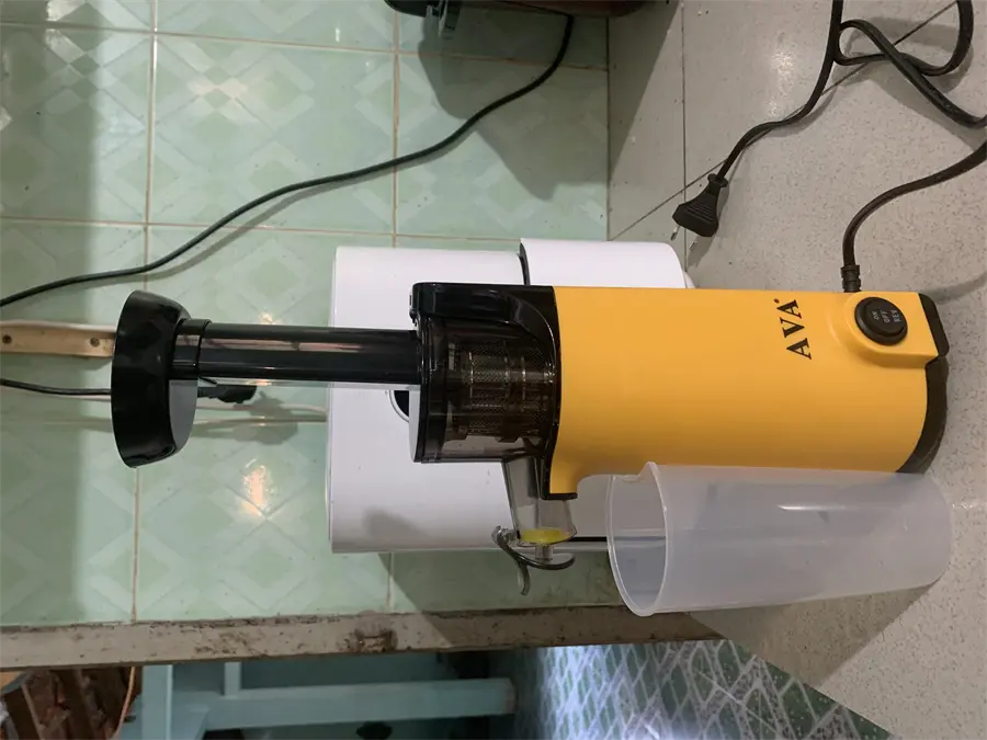 Khách hàng review Máy ép chậm AVA JR-319 8