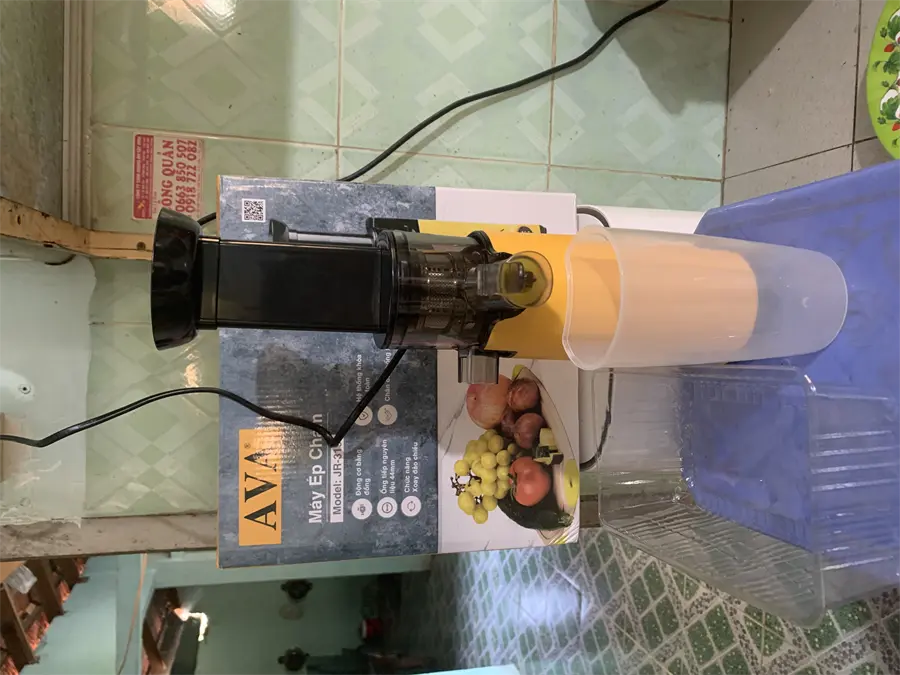 Khách hàng review Máy ép chậm AVA JR-319 9