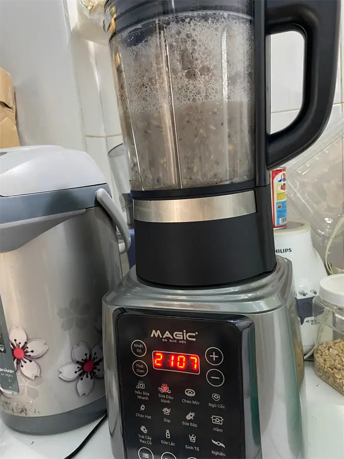 Khách hàng review Máy làm sữa hạt đa năng Magic A-96 bạc 5