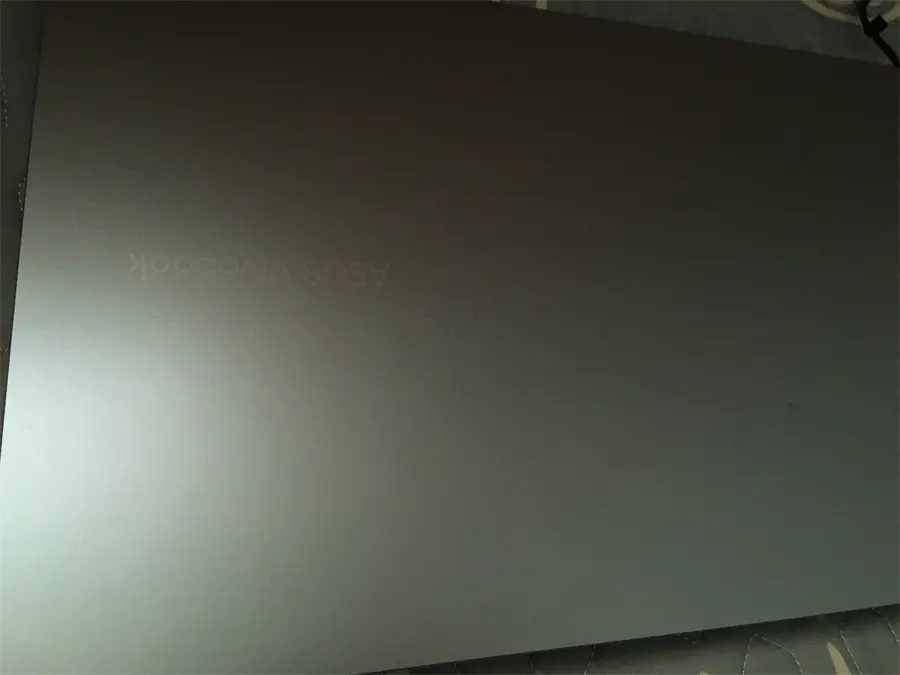 Khách hàng review Laptop Asus Vivobook 15 X1502ZA i5 1240P/8GB/512GB/Win11 (EJ120W) 4