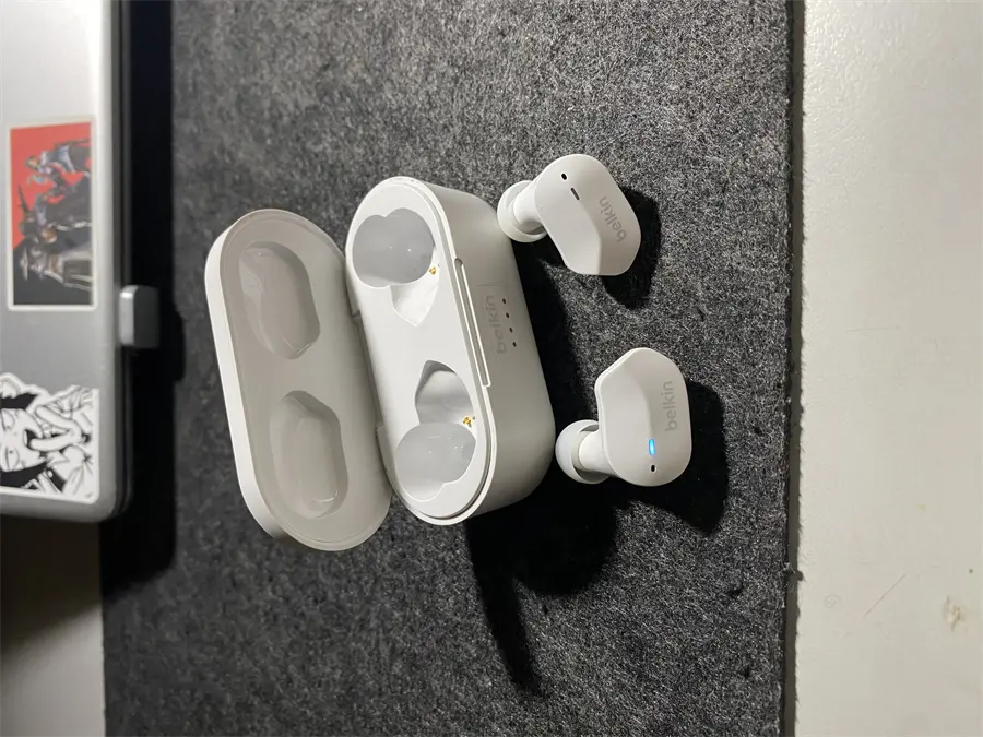 Khách hàng review Tai nghe Bluetooth True Wireless Belkin Soundform AUC001 21