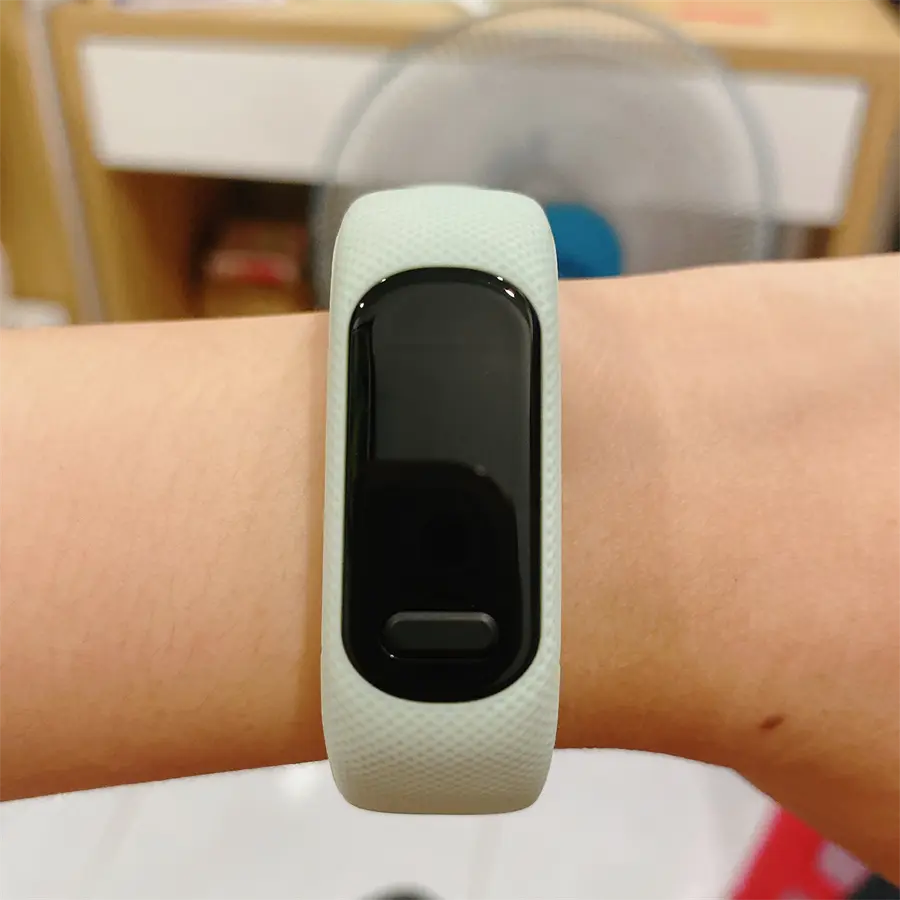 Khách hàng review Vòng đeo tay thông minh Garmin Vivosmart 5 1
