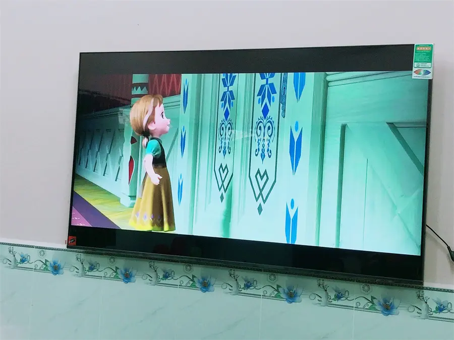 Khách hàng review Smart Tivi Crystal UHD Samsung 4K 55 inch UA55AU8100 5