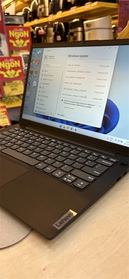 Khách hàng review Laptop Lenovo V14 G3 IAP i5 1235U/8GB/256GB/Win11 (82TS005RVN) 2