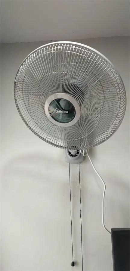 Khách hàng review Quạt treo tường Midea 3 cánh FW40-6H 55W 2