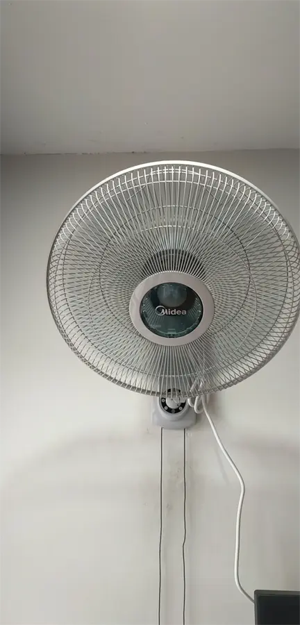 Khách hàng review Quạt treo tường Midea 3 cánh FW40-6H 55W 1