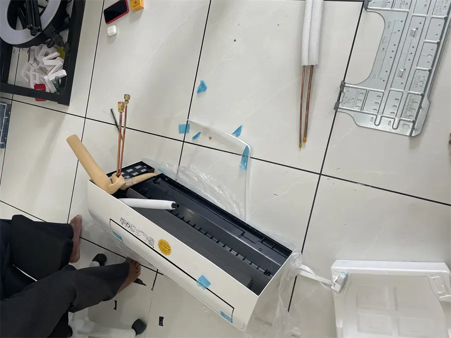 Khách hàng review Máy lạnh Toshiba Inverter 1 HP RAS-H10Z1KCVG-V 8