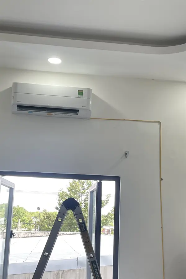 Khách hàng review Máy lạnh Toshiba Inverter 1 HP RAS-H10Z1KCVG-V 9