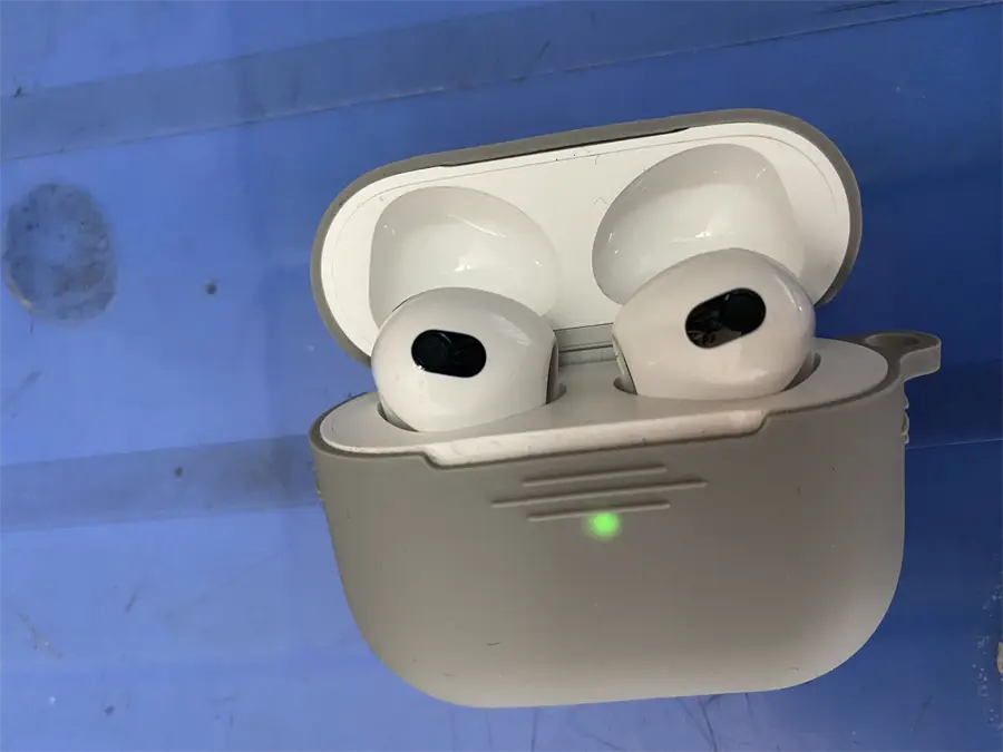 Khách hàng review Tai nghe Bluetooth AirPods 3 Wireless Charge Apple MME73 3